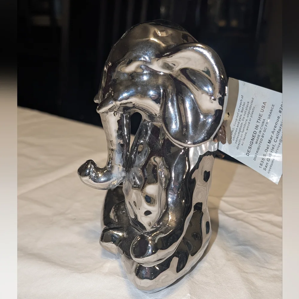 GC Home Decor Meditating Elephant Scent Diffuser in Chrome Silver